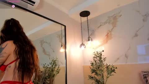 Snapshot of leathompson1 chatting on 18, 11, 2025 online show from 18, 11, 2025