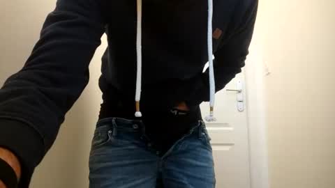 Snapshot of lebrun1985 chatting on 19, 11, 2025 lebrun1985 online show from 19, 11, 2025