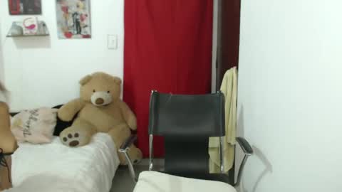 Snapshot of leche2023 chatting on 21, 10, 2025 My love online show from 21, 10, 2025