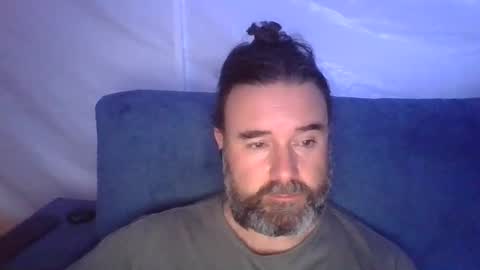 Snapshot of lecheare28 chatting on 24, 2, 2025 lecheare28 online show from 24, 2, 2025