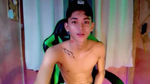 leemoreno18 online show from 24, 10, 2025