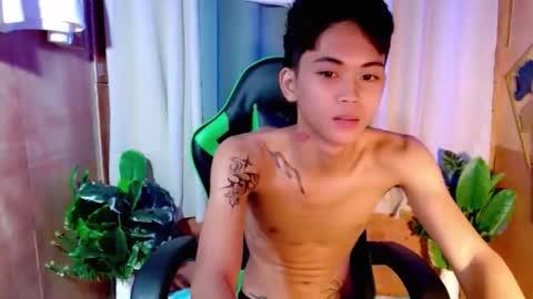 leemoreno18 online show from 27, 10, 2025