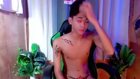 leemoreno18 online show from 28, 10, 2025