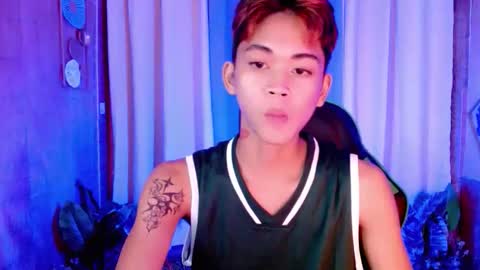 leemoreno18 online show from 2, 11, 2025