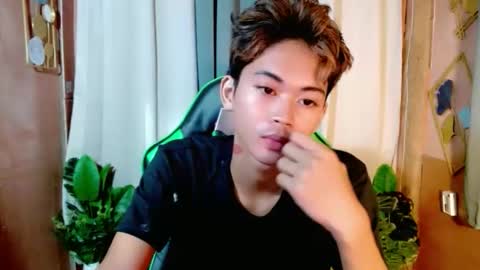 leemoreno18 online show from 23, 11, 2025