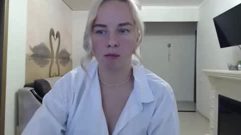Snapshot of leggywily25 chatting on 25, 9, 2025 leggywily25 online show from 25, 9, 2025