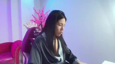 Leia.  online show from 4, 1, 2025