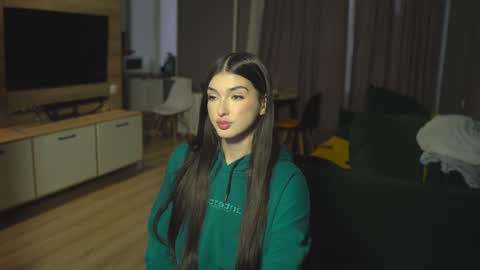 Leila online show from 10, 12, 2024