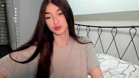 Leila online show from 12, 3, 2025