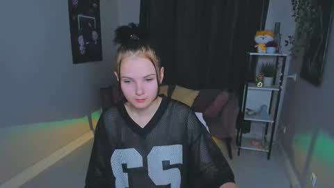 Snapshot of leila_xxbaby chatting on 9, 9, 2025 Leila online show from 9, 9, 2025