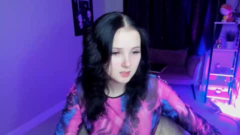 Snapshot of leila_xxbaby chatting on 5, 10, 2025 Leila online show from 5, 10, 2025