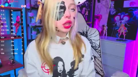 Leila online show from 11, 11, 2025