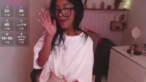 leilaebony_ online show from 13, 9, 2025