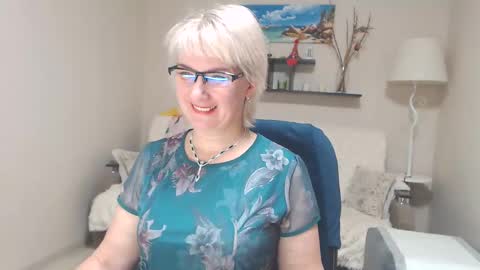 Snapshot of leilamays chatting on 4, 12, 2024 Leila Kinky online show from 4, 12, 2024