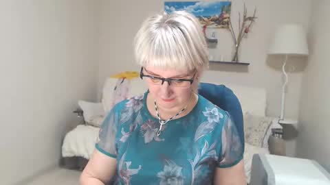 Snapshot of leilamays chatting on 4, 12, 2024 Leila Kinky online show from 4, 12, 2024