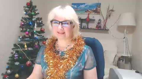 Snapshot of leilamays chatting on 5, 1, 2025 Leila Kinky online show from 5, 1, 2025