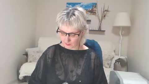 Snapshot of leilamays chatting on 12, 2, 2025 Leila Kinky online show from 12, 2, 2025