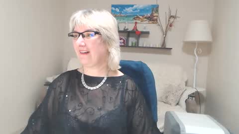 Snapshot of leilamays chatting on 27, 2, 2025 Leila Kinky online show from 27, 2, 2025