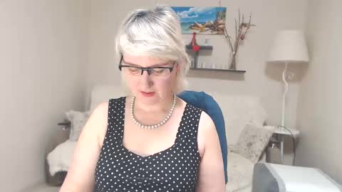 Snapshot of leilamays chatting on 11, 3, 2025 Leila Kinky online show from 11, 3, 2025