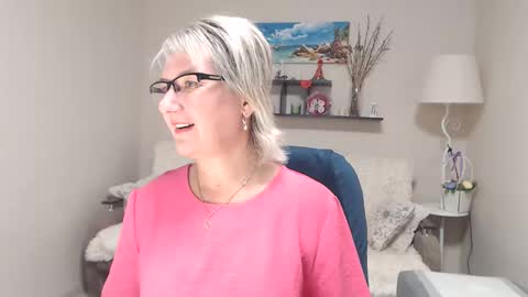 Snapshot of leilamays chatting on 28, 9, 2025 Leila Kinky online show from 28, 9, 2025