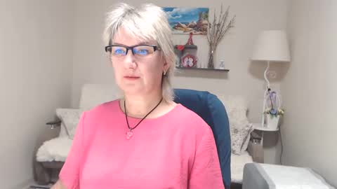Snapshot of leilamays chatting on 1, 10, 2025 Leila Kinky online show from 1, 10, 2025