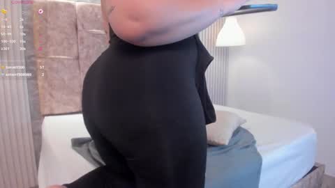 Snapshot of leilapons chatting on 11, 11, 2025 leilapons online show from 11, 11, 2025