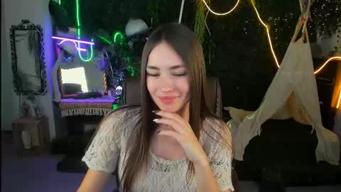 Snapshot of leilarai chatting on 10, 11, 2025 Leila Rai online show from 10, 11, 2025