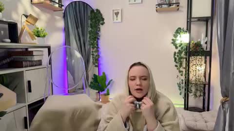 Lela online show from 15, 2, 2025