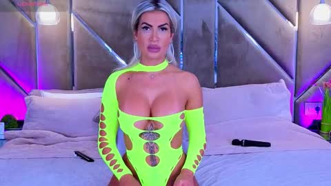 Snapshot of lellie_ chatting on 24, 9, 2025 Carlaa online show from 24, 9, 2025