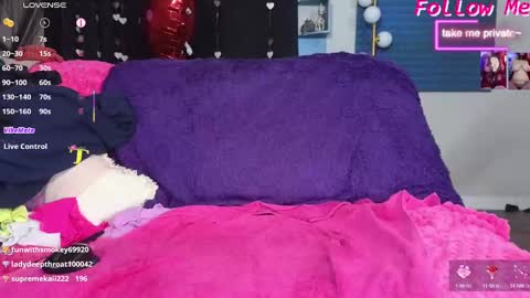 Junie 3 online show from 14, 2, 2025