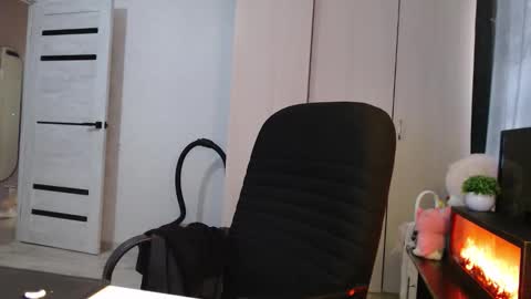 Snapshot of lenagordon chatting on 18, 11, 2025 lenagordon online show from 18, 11, 2025