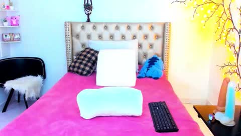 Snapshot of lenastylesoa chatting on 19, 11, 2025 Lena online show from 19, 11, 2025