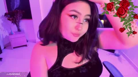 Lenna Kang online show from 12, 12, 2024