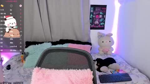 Snapshot of lenneval chatting on 1, 1, 2025 Val online show from 1, 1, 2025