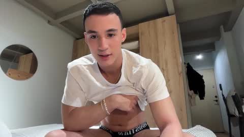 Snapshot of leo_delvey chatting on 6, 11, 2025 leo online show from 6, 11, 2025