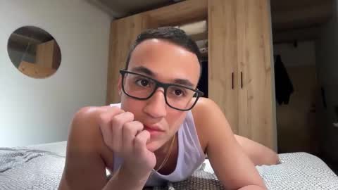 Snapshot of leo_delvey chatting on 21, 11, 2025 leo online show from 21, 11, 2025