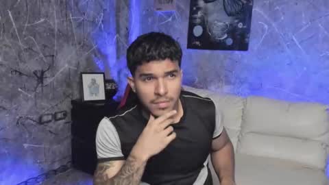 Leo independent model online show from 14, 10, 2025