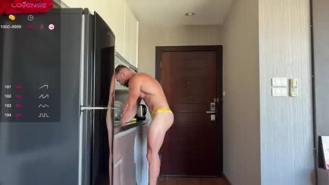 Snapshot of leon_lovefitness chatting on 1, 3, 2025 Leon online show from 1, 3, 2025