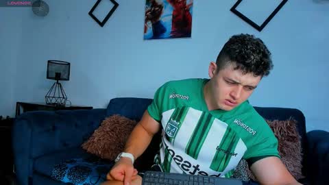 Snapshot of leon_ssmoron chatting on 10, 10, 2025 Leon Smoron online show from 10, 10, 2025