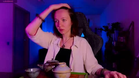 Snapshot of leona_nick chatting on 23, 11, 2025 leona online show from 23, 11, 2025