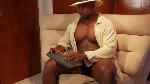 Snapshot of leonardo_jones1 chatting on 19, 9, 2025 Leandro jones online show from 19, 9, 2025