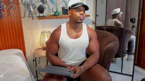 Snapshot of leonardo_jones1 chatting on 24, 9, 2025 Leandro jones online show from 24, 9, 2025