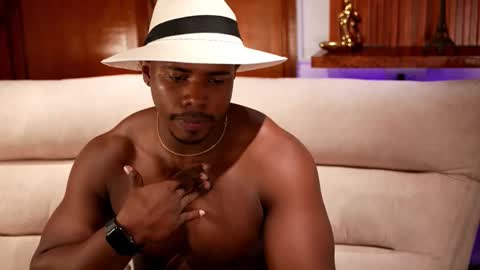 Snapshot of leonardo_jones1 chatting on 29, 9, 2025 Leandro jones online show from 29, 9, 2025