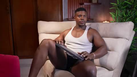 Snapshot of leonardo_jones1 chatting on 25, 10, 2025 Leandro jones online show from 25, 10, 2025