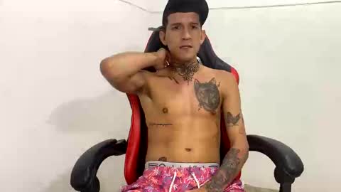 Snapshot of leonardo_twinks chatting on 21, 10, 2025 Leonardo Adams online show from 21, 10, 2025