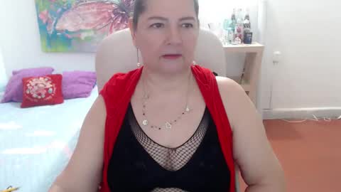 leonela   online show from 4, 3, 2026