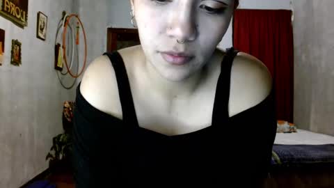 leonela  online show from 16, 9, 2025