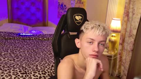 Snapshot of leonlure chatting on 23, 10, 2025 leonlure online show from 23, 10, 2025