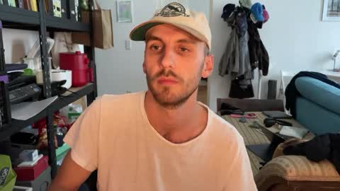 Leon online show from 10, 10, 2025