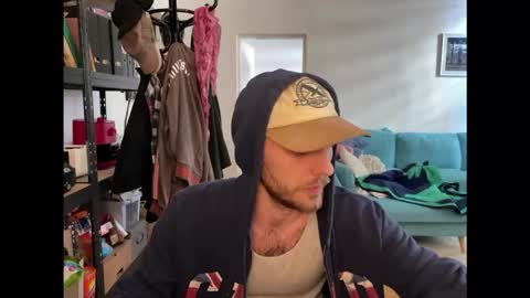 Leon online show from 25, 2, 2026